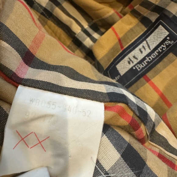 Authentic Burberry trench coat with removable inside liner - Picture 13 of 16